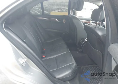 2010 Mercedes-Benz C 300 Luxury 4Matic/Sport 4Matic из США, поврежденный, VIN WDDGF8BBXAR096359